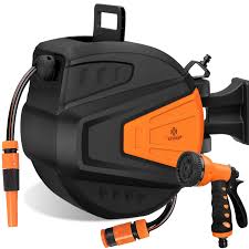 Enrollador de Manguera KESSER® 180° con Ducha Múltiple