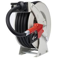 Enrollador de Manguera Diésel 300 PSI con Boquilla